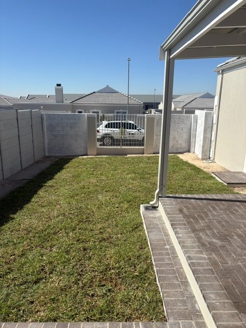 To Let 3 Bedroom Property for Rent in Pinehurst Western Cape